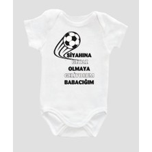 Outdoor One Organik %100 Pamuk Siyahına Beyaz Olmaya Geliyorum Babacığım Taraftar Baskılı Bebek Body Kısa Kollu Çıtçıtlı Badi Zıbın ZBN015
