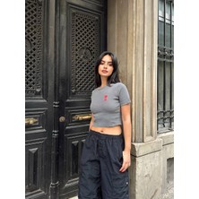 Aley Moda A ve Kalp Nakışlı Crop T-Shirt