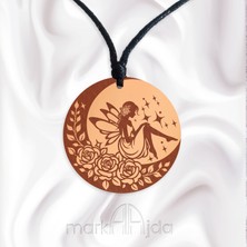 Markajda Ay Üzerinde Oturan Kız Kolye - Saf Bakır