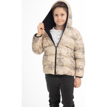 First Stops Erkek Çocuk Bej Pusula Desen Içi Polar Su ve Rüzgar Geçirmez Kapüşonlu Cepli Şişme Kışlık Mont