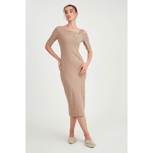 Vitrin Omuz Detaylı Uzun Örme Elbise