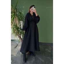Çiğdem Sonkur Kol Ucu ve Beli Lastikli Siyah Maxi Boy Bisiklet Yaka Elbise