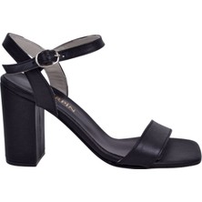 Iskarpin Siyah Tek Bant Kadın Topuklu  Deri Ayakkabı