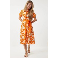 Hazelin Kadın Oranj Krem Kuşaklı Çiçek Desenli Düğmeli Yazlık Viskon Elbise HZL24S-BD124551