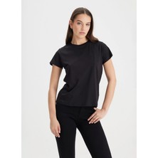 Lee Bisiklet Yaka Siyah Kadın T-Shirt L24164401-BISIKLET Yaka T-Shirt