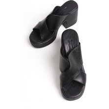 Tamdabu Ayakkabı Deri Siyah 10 cm Platform Ortopedik Çapraz Kadın Terlik TMD202491