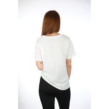 Moda Derin Beyaz V Yaka T-Shirt