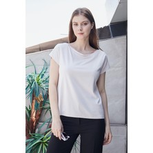 Jument Kadın Kayık Yaka Düşük Omuzlu Kırışmaz Span Karışımlı Şık T-shirt Bluz-Şampanya