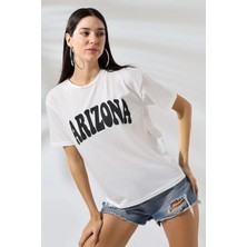 Hazelin Kadın Beyaz Siyah Arizona Baskılı Bisiklet Yaka T-Shirt HZL24S-DSB120261