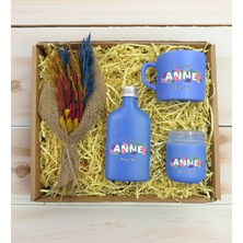 Bk Gift Kişiye Özel Isimli Dtf Anne Temalı Mavi Kahve Fincanı & Kolonya & Mum & El Yapımı Kuru Çiçek Buketi Hediye Seti-3, Anneye Hediye, Anneler Günü Hediyesi