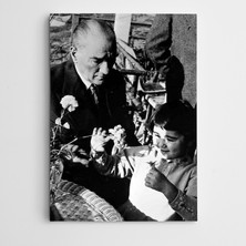 Dekolata Atatürk Manevi Kızı İle Kanvas Tablo