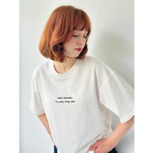 Retrobird Nakışlı Saturday Oversize Tişört  Ekru