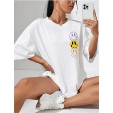 Woodroffe Kadın Gülen Yüz Baskılı Bisiklet Yaka Salaş Oversize Boyfriend Beyaz T-Shirt