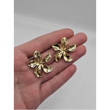 Yugen Concept Altın Kaplama Lotus Çiçeği Bahar Küpesi