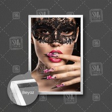 Kırmızı Rujlu Maskeli Gizemli Kadın Makyaj Çerçeveli Dikey Kanvas Tablo