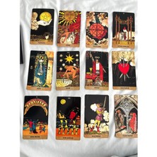 Attach Regin Black Vintage Tarot