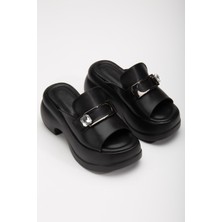 Platform TabanTümyüz Toka Taşlı Cilt Siyah Kadın Dolgu Topuk Terlik