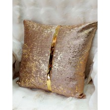 Baladi Home Yastık Kılıfı Kadife Kumaş Altın Deri Aksesuarlı Kadife Görünümlü Kare Kırlent Kılıfı 40 x 40CM