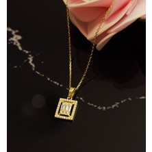 Güler Kuyumculuk Altın Baget Taşlı Hayalet Kolye