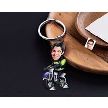 Bk Gift Kişiye Özel Motorcu Karikatürlü Ahşap Anahtarlık-1 Sevgiliye Hediye, Arkadaşa Hediye, Doğum Günü Hediyesi