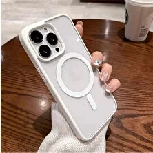 Vip Case Iphone 15 Pro Max Magsafe Wireless Şarj Özellikli Silikon 2mm Kamera Çıkıntılı Rema Kılıf Beyaz