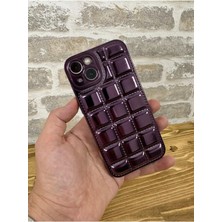 Vip Case Iphone 13 Vivid Uyumlu Kabartmalı Dikiş Detaylı Baklava Desenli Parlak Vivid Kılıf