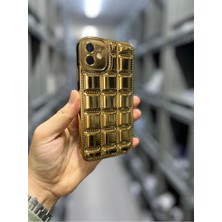 Vip Case Iphone 11 Uyumlu Kabartmalı Dikiş Detaylı Baklava Desenli Parlak Vivid Kılıf