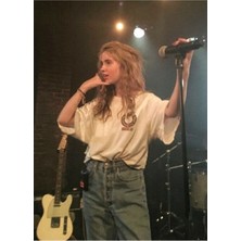 Jeronkarji Clairo Tablo Ahşap Poster Dekoratif