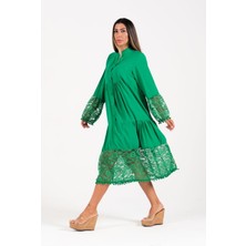 Keyifli Moda Kadın Yeşil Önden Düğmeli Kolları ve Eteği Dantelli Ponponlu Midi Elbise
