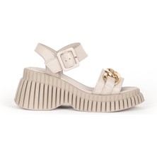 Dericlub Kadın Kemerli Tokalı Dolgu Topuk Sandalet  Deri Zy 7930 Buz