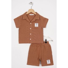 Arma Detaylı Kahverengi Renk Erkek Çocuk Şortlu Takım
