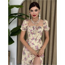 Julishop Julidress Yeni Sezon Bej Sarı Çiçek Desenli Kare Yaka Astarlı Yırtmaçlı Premium Midi Elbise