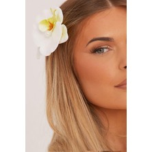 New Obsessions Beyaz İnci Detaylı Aloha Orkide Toka Kadın Aksesuarı Zarif Desen