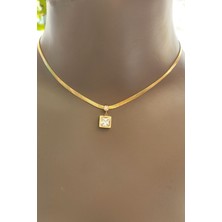 Kırmızı Sanat Evi Kare Zirkon Çelik Gold Kadın Kolye