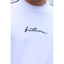 Aziso Erkek Future Nakışlı Slim Fit Bisiklet Yaka Omuz Biye Detaylı %100 Pamuk T-Shirt