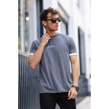 Aziso Erkek Future Nakışlı Slim Fit Bisiklet Yaka Omuz Biye Detaylı %100 Pamuk T-Shirt