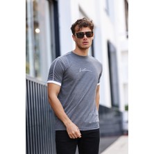 Aziso Erkek Future Nakışlı Slim Fit Bisiklet Yaka Omuz Biye Detaylı %100 Pamuk T-Shirt