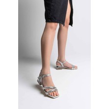 Kadın Topuklu Sandalet TR125Y09BTSK309