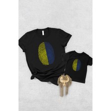 Tshirthane Sarı Lacivert Parmak İzi Baba Oğul Kız (TEK ÜRÜN FİYATIDIR KOMBİN YAPMAK İÇİN EN AZ 2 ADET SEPETE EKLEYİNİZ)