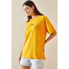 Xhan Sarı Bisiklet Yaka Yazılı Oversize Tshirt 5YXK1-48703-10