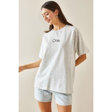 Xhan Gri Bisiklet Yaka Yazılı Oversize Tshirt 5YXK1-48703-03