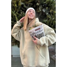 Yakamel Kadın Bej  Kanguru Cepli Kapüşonlu 3 Iplik Şardonlu Oversize Sweatshirt