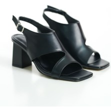 Papucgiller Günlük Kadın Topuklu Sandalet TR055Y13A