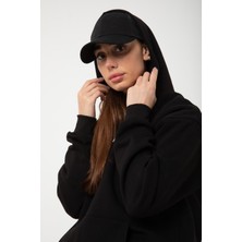 Yakamel Siyah Baskısız Kanguru Cepli Kapüşonlu 3 Iplikli Şardonlu Oversize Kadın Sweatshirt