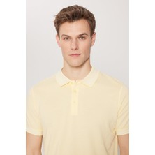 AC&Co / Altınyıldız Classics Erkek Çekmeyen Pamuklu Kumaş Slim Fit Dar Kesim Sarı-Beyaz Kıvrılmaz Polo Yaka Tişört