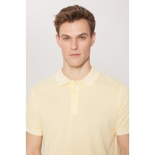 AC&Co / Altınyıldız Classics Erkek Çekmeyen Pamuklu Kumaş Slim Fit Dar Kesim Sarı-Beyaz Kıvrılmaz Polo Yaka Tişört
