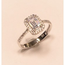 Güler Kuyumculuk Beyaz Altın Baget Taşlı Yüzük