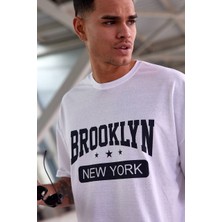 Ate Bujiteri Brooklyn Baskılı Double Oversıze Beyaz Unısex T-Shirt