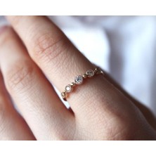 Güler Kuyumculuk Altın Sıra Taşlı Yüzük