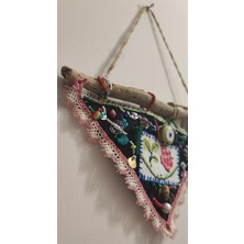 Duvar / Kapı / Balkon Süsü -Keçe / Iğne Oyası / Kanaviçe, Oya, Figür ve Boncuk Işlemeli / Nazarlık